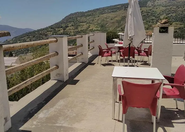 Hostal El Cascapenas De La Alpujarra